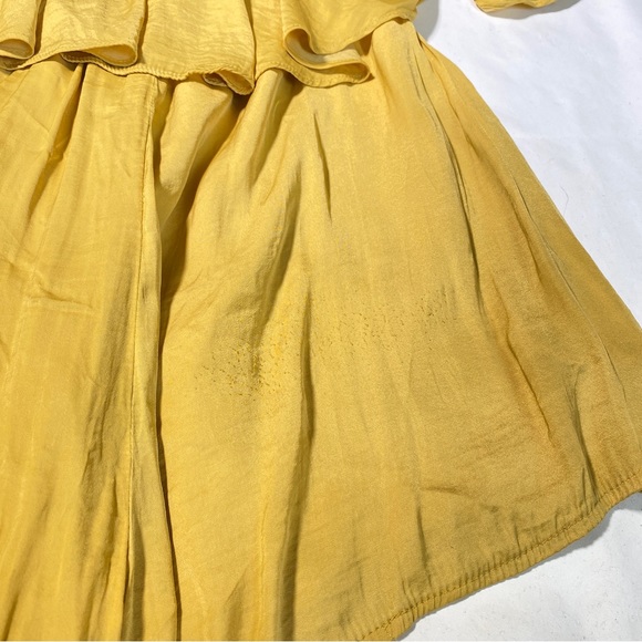 Forever 21 Satin Yellow Off Shoulder Romper Shorts Size Small - Picture 7 of 9